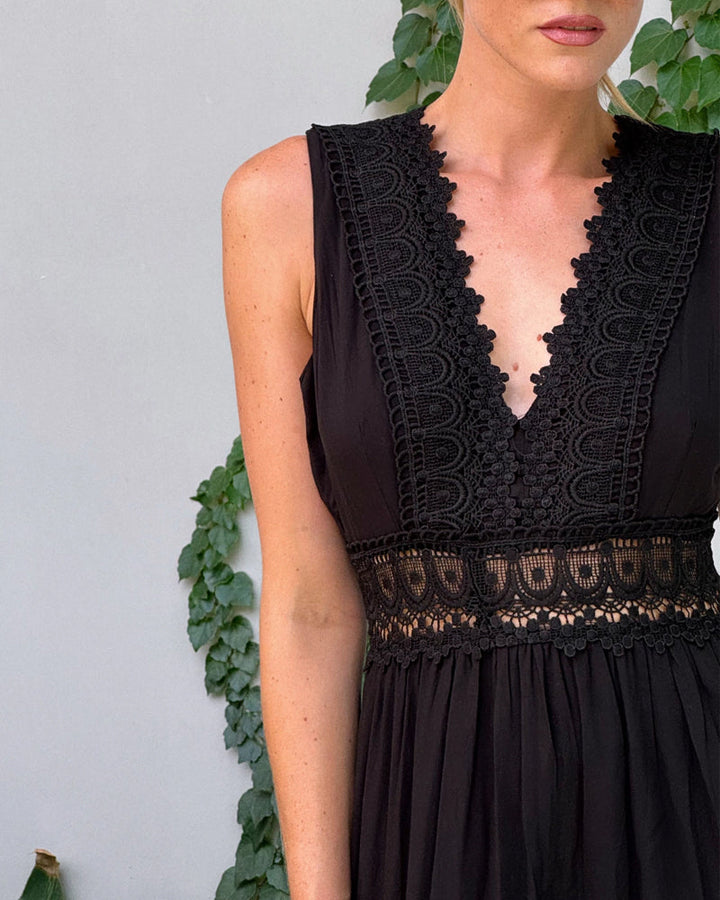 Aurelie | Elegant Lace Dress with V-Neck
