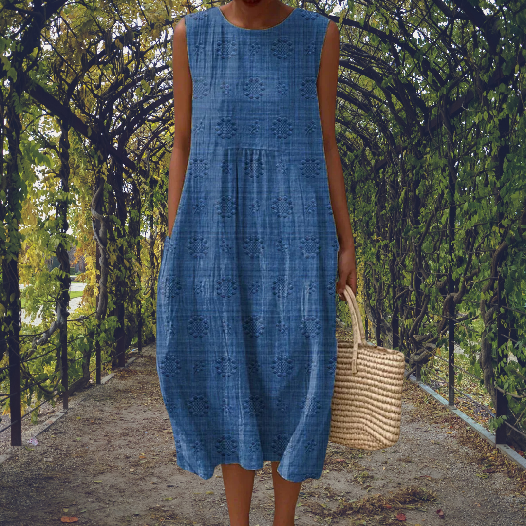 Kira | Chic Sleeveless Dress Featuring Convenient Pockets