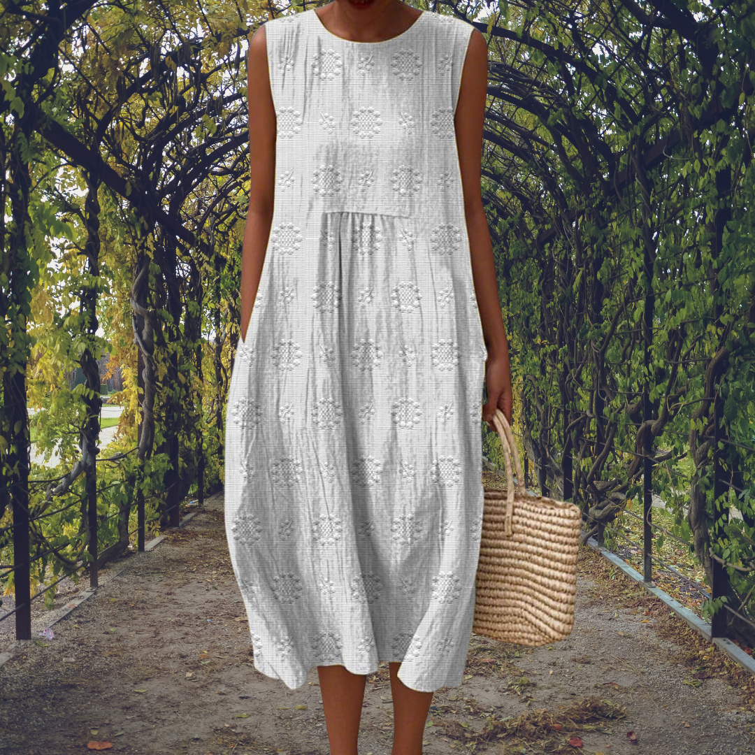 Kira | Chic Sleeveless Dress Featuring Convenient Pockets