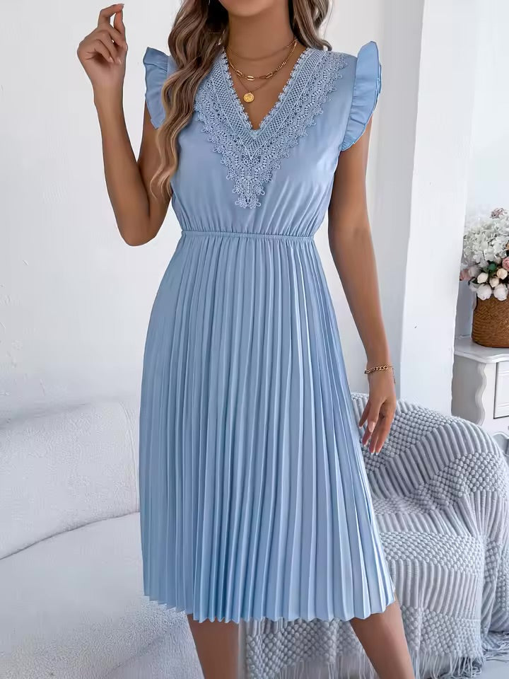 Chloe – Casual V-Neck Maxi Dress with Lace Detail