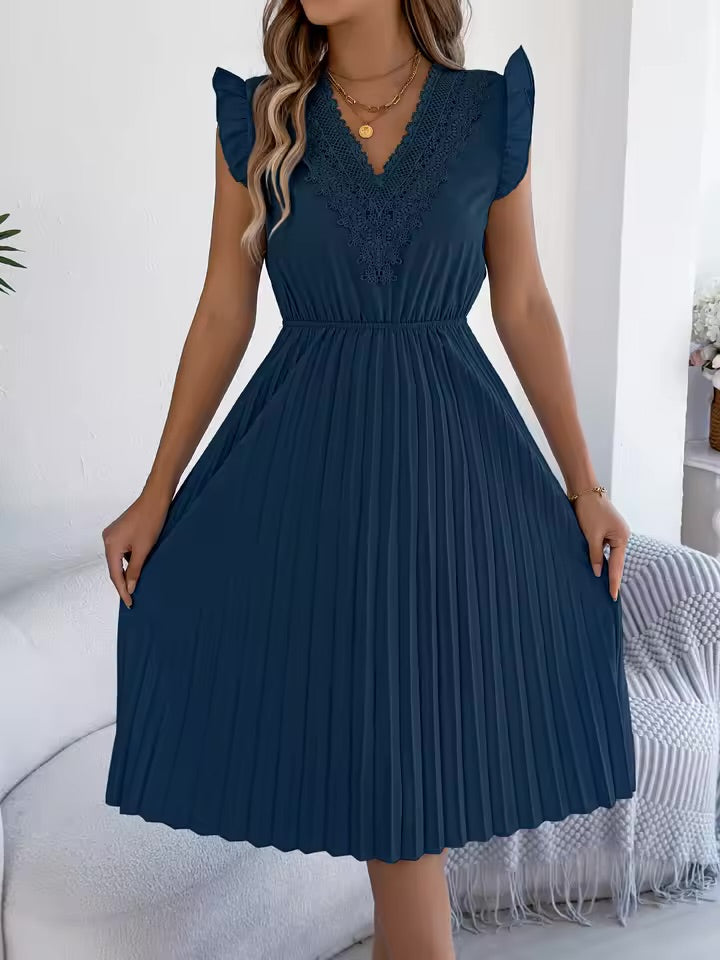 Chloe – Casual V-Neck Maxi Dress with Lace Detail