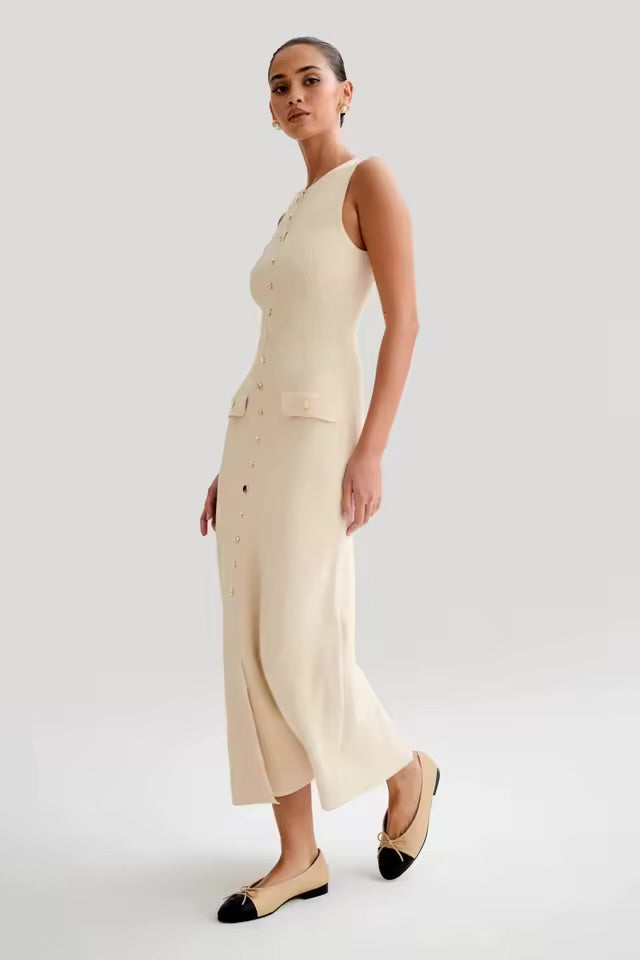 Bianca – Elegant Sleeveless Button-Up Bodycon Knit Maxi Dress