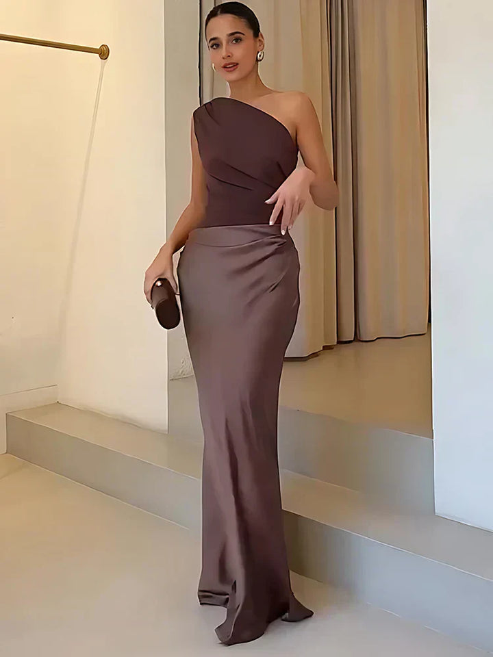 Luna™ | Satin Maxi Dress Featuring a Chic Slit