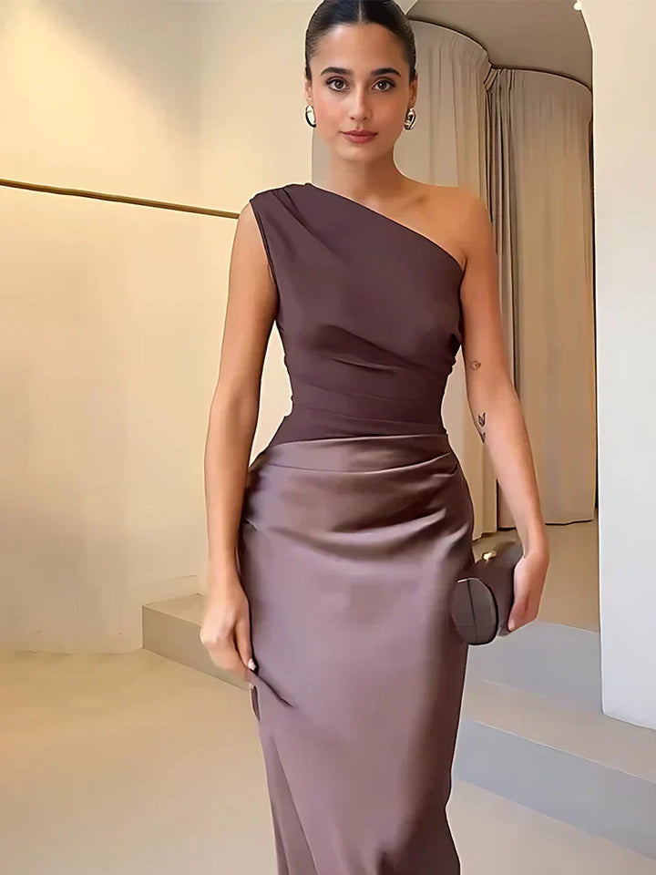 Luna™ | Satin Maxi Dress Featuring a Chic Slit
